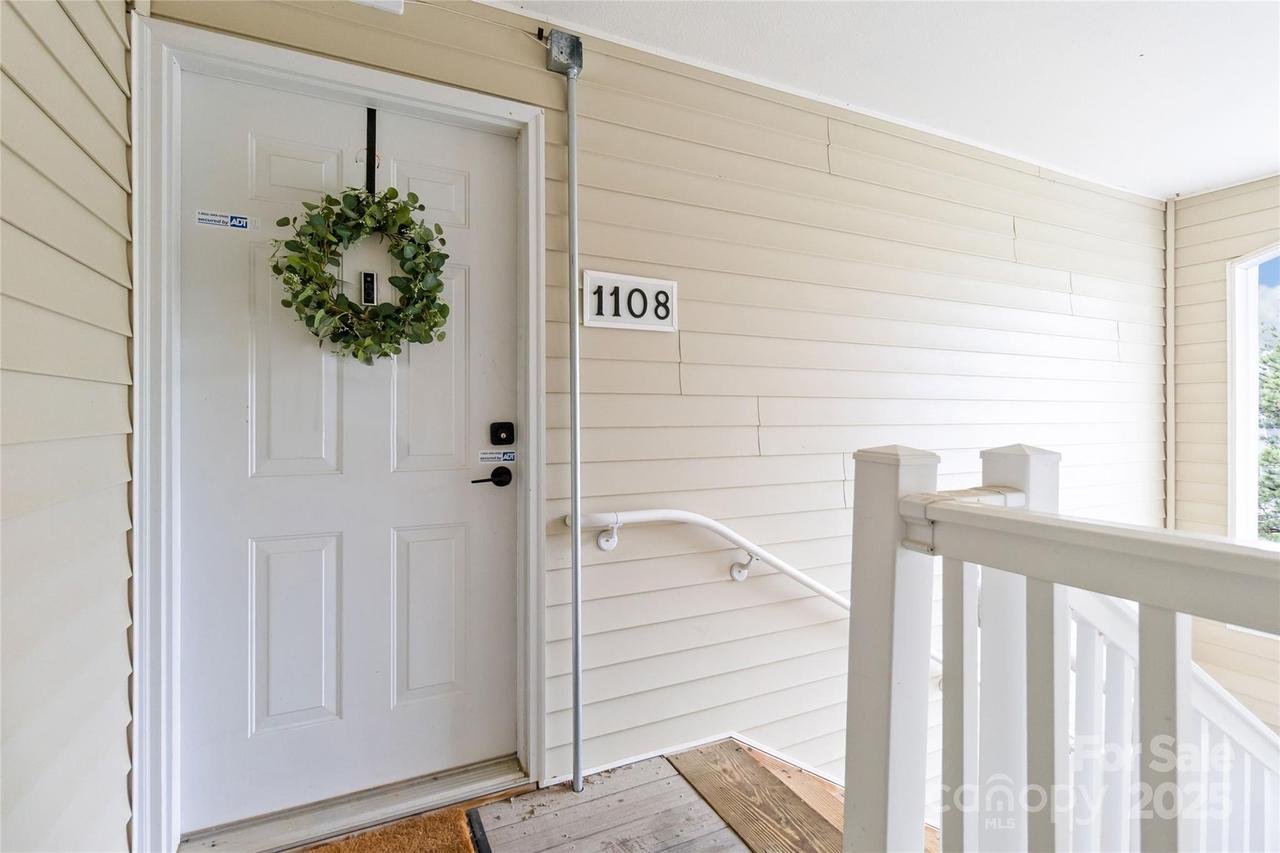 1108 Plaza Walk Dr., Charlotte, NC 28215