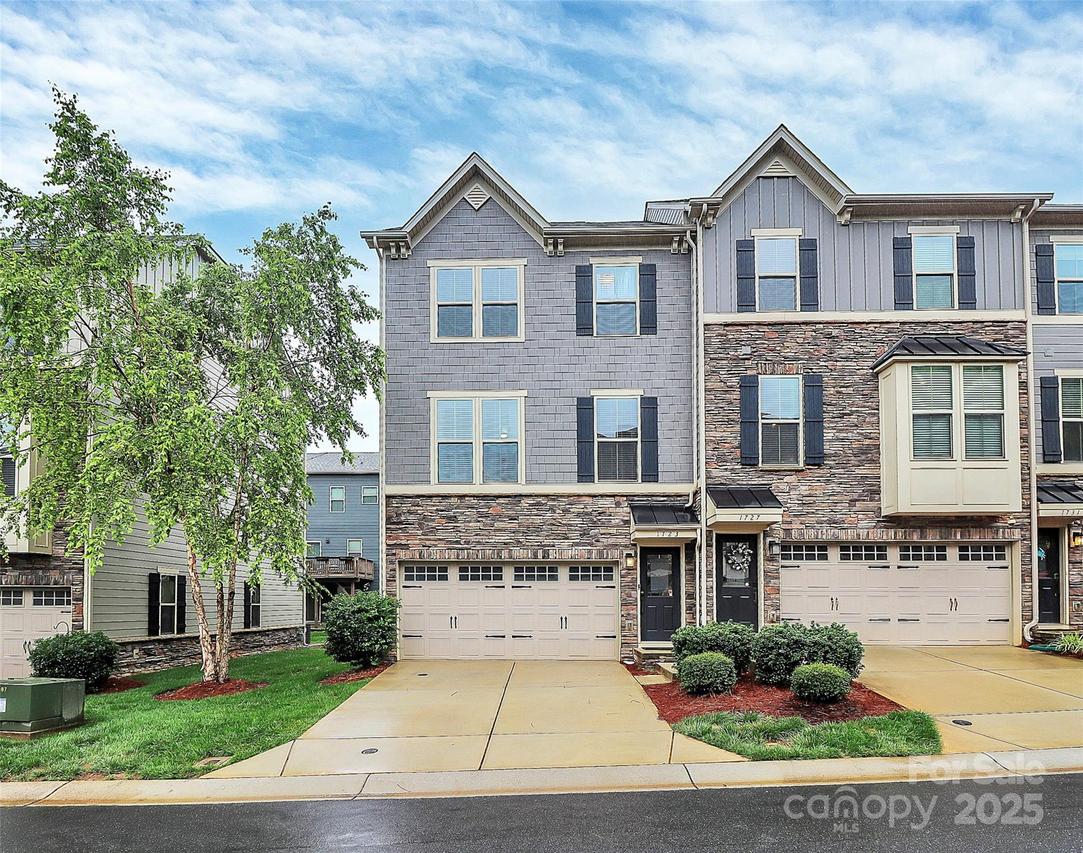 1723 Town Oak Ln., Charlotte, NC 28205