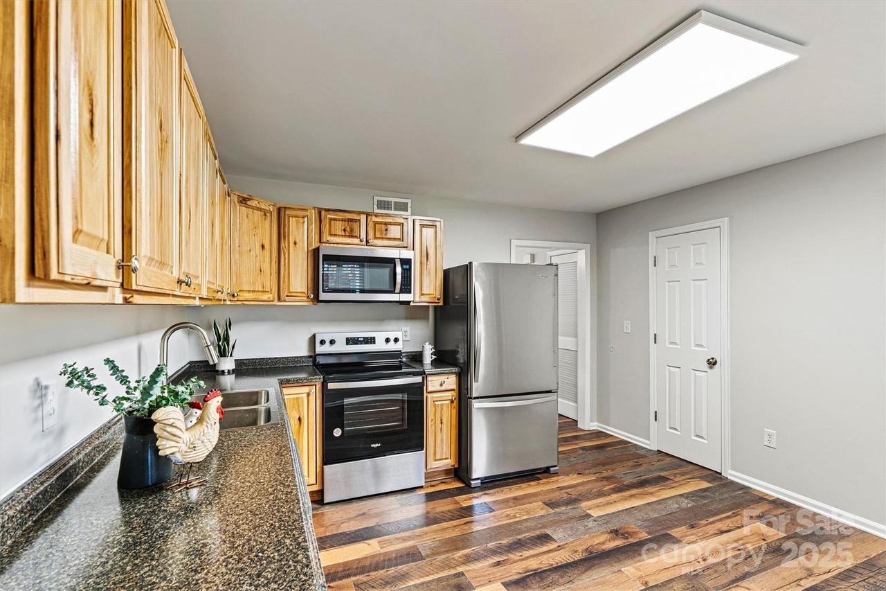 729 Tenth Ave., Hickory, NC 28601