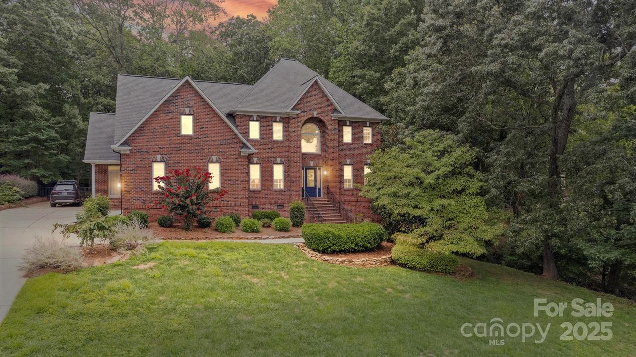 4644 Snow Dr., Harrisburg, NC 28075