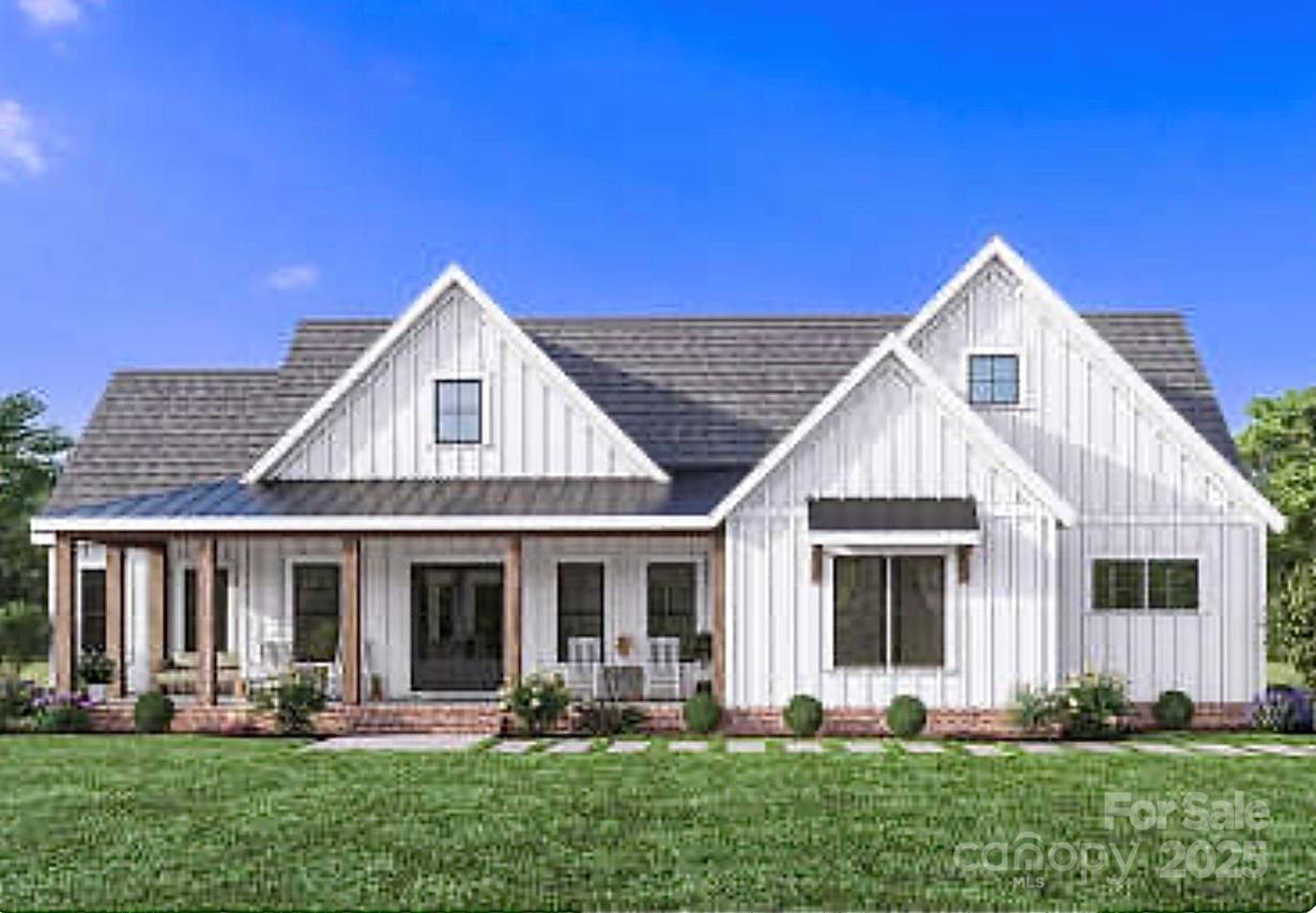 195 Bloomingdale Dr., Fletcher, NC 28732