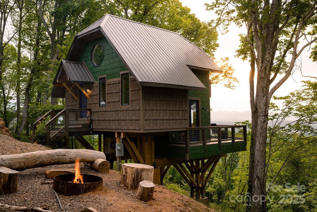 75 Treehouse Haven, Asheville, NC 28804