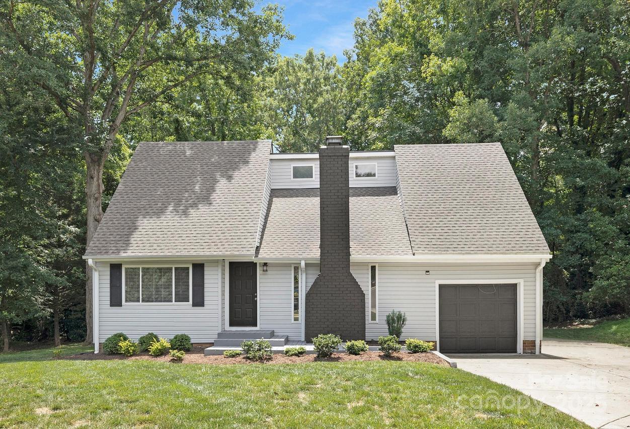 10101 Wood Ct., Charlotte, NC 28277