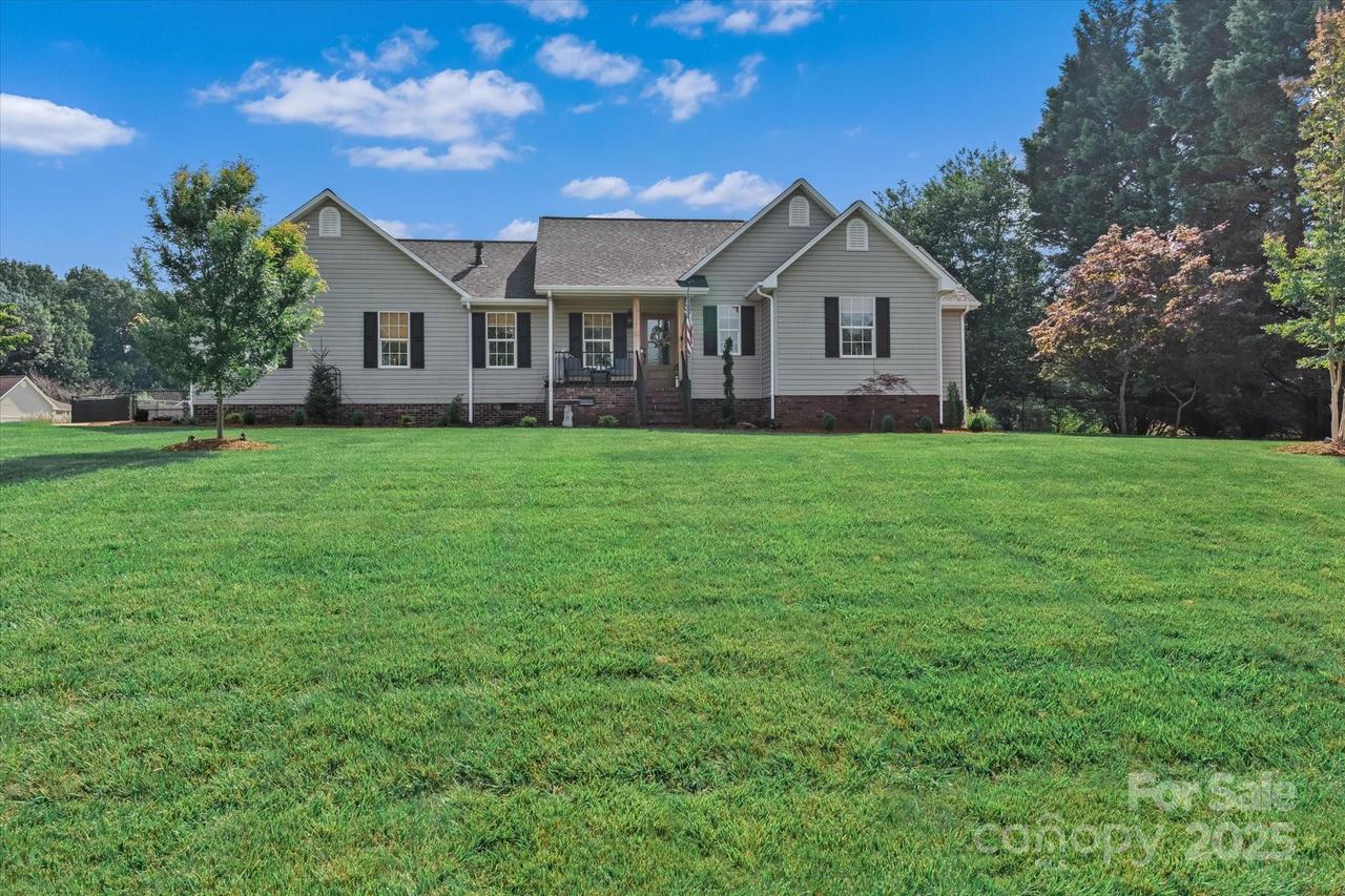 166 Rumple Hill Dr., Statesville, NC 28677