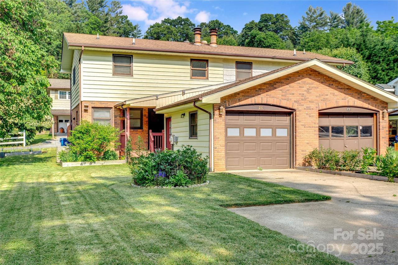 26 Pebblebrook St., Clyde, NC 28721