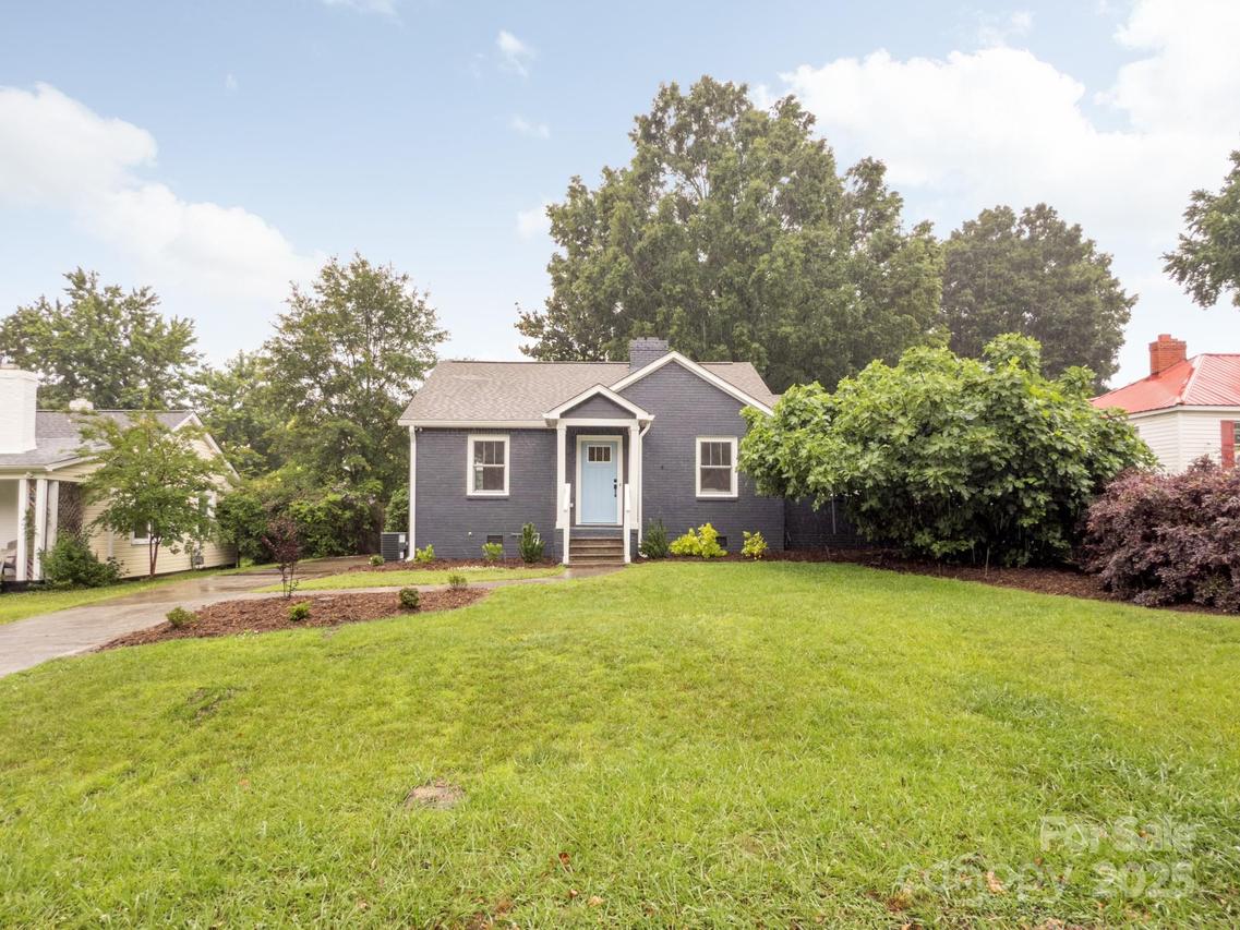 2421 Morton St., Charlotte, NC 28208
