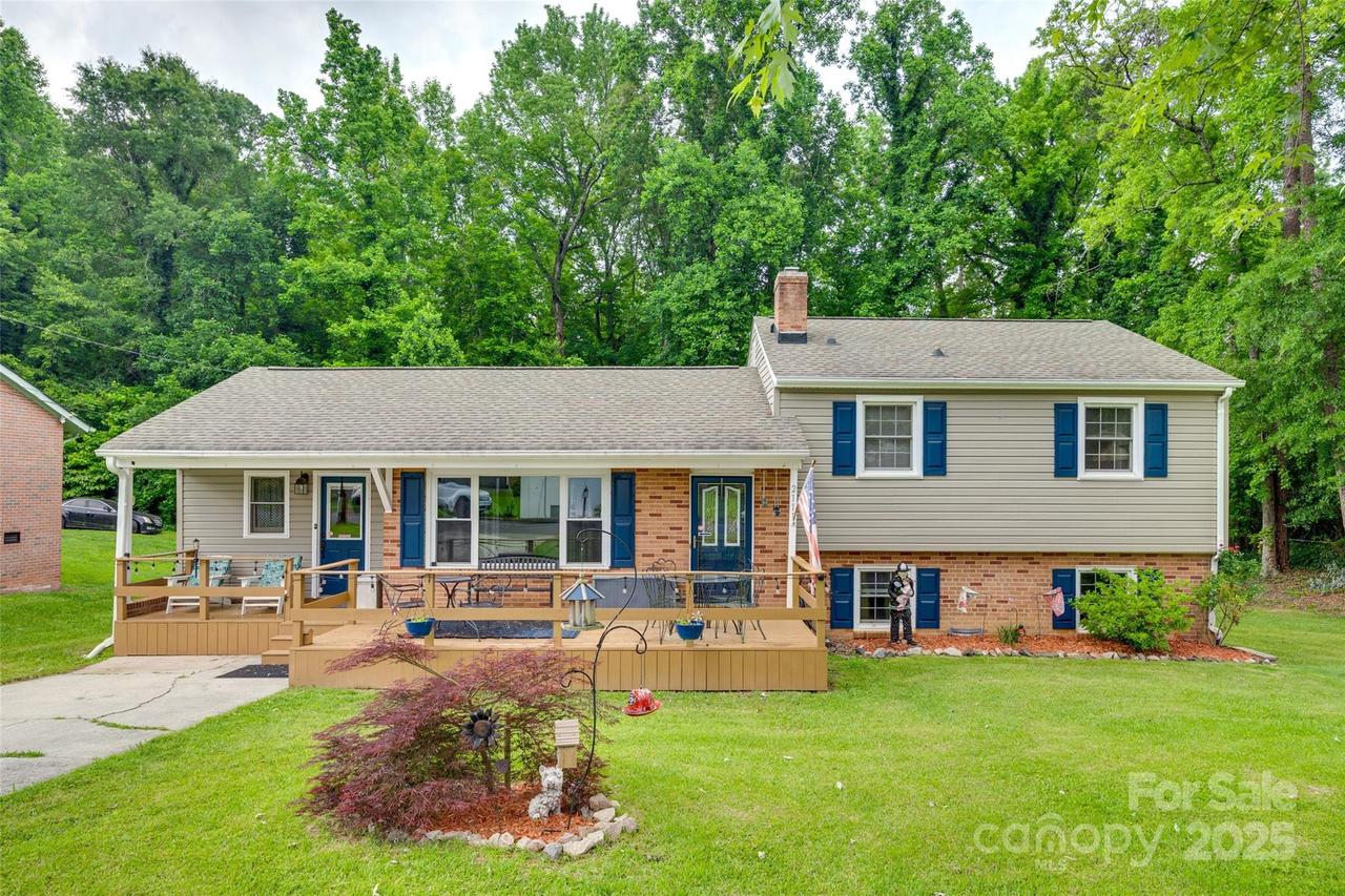 2111 Parkdale Ave., Gastonia, NC 28052