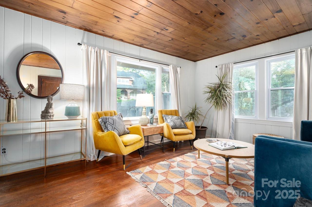 9 Linden Ave., Asheville, NC 28801