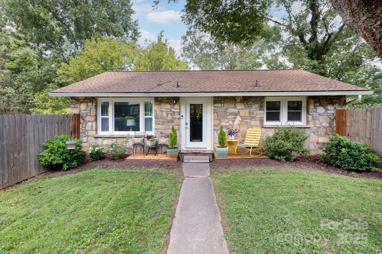 9 Linden Ave., Asheville, NC 28801