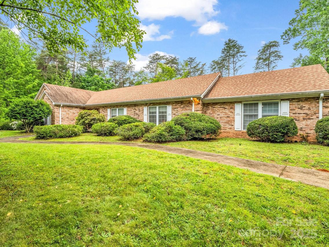 2000 Golf Course Rd., Columbus, NC 28722
