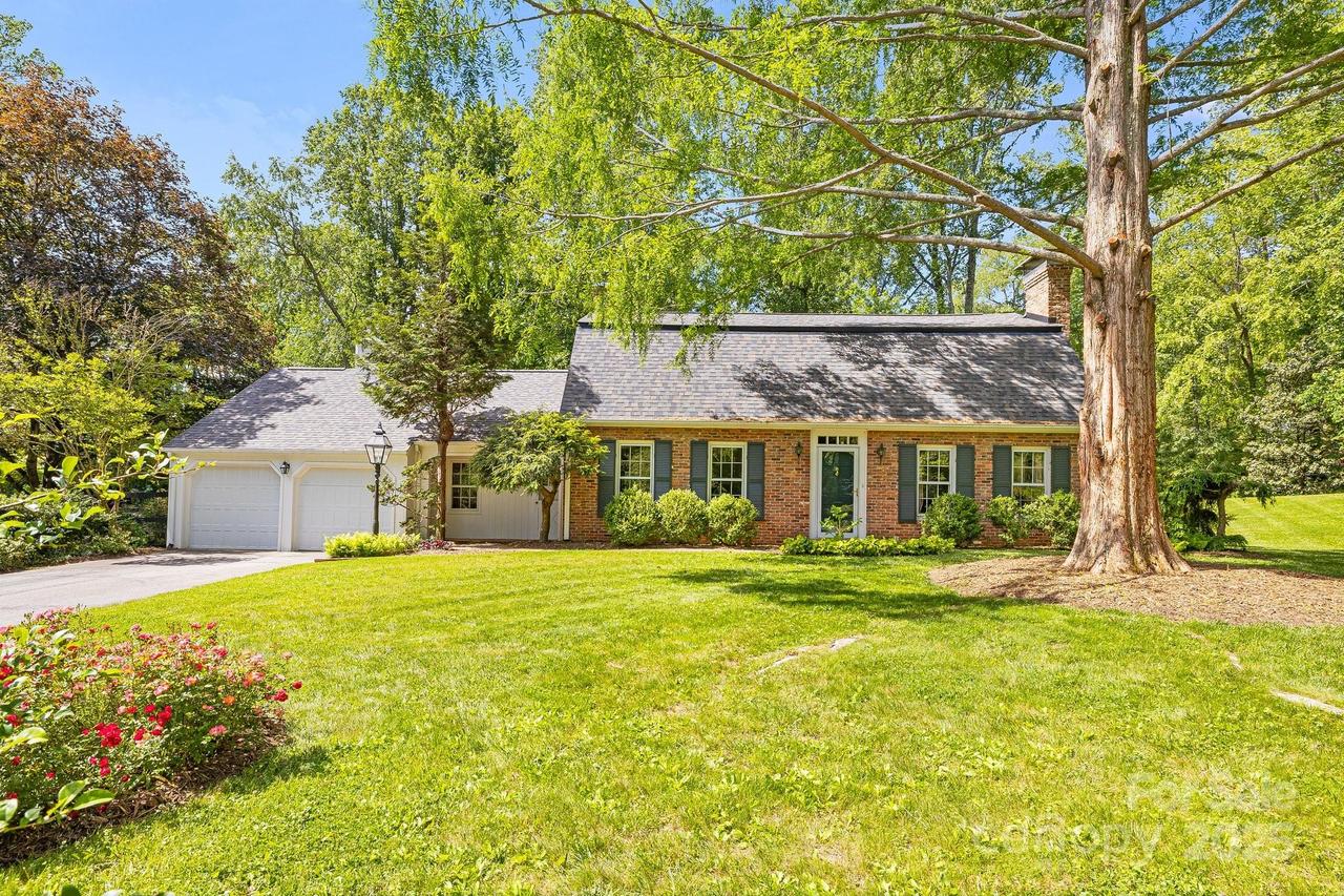 2 Honey Dr., Asheville, NC 28805
