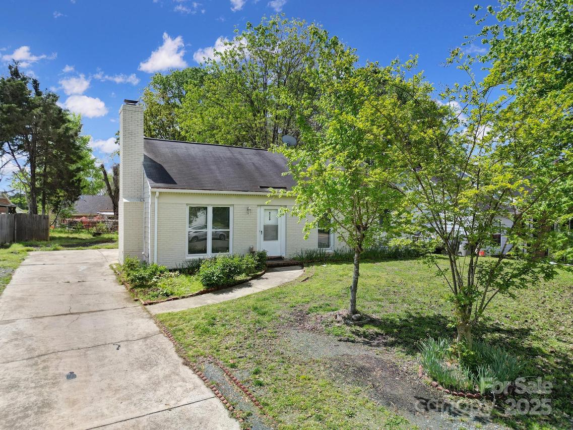 8520 Mission Hills Rd., Charlotte, NC 28227