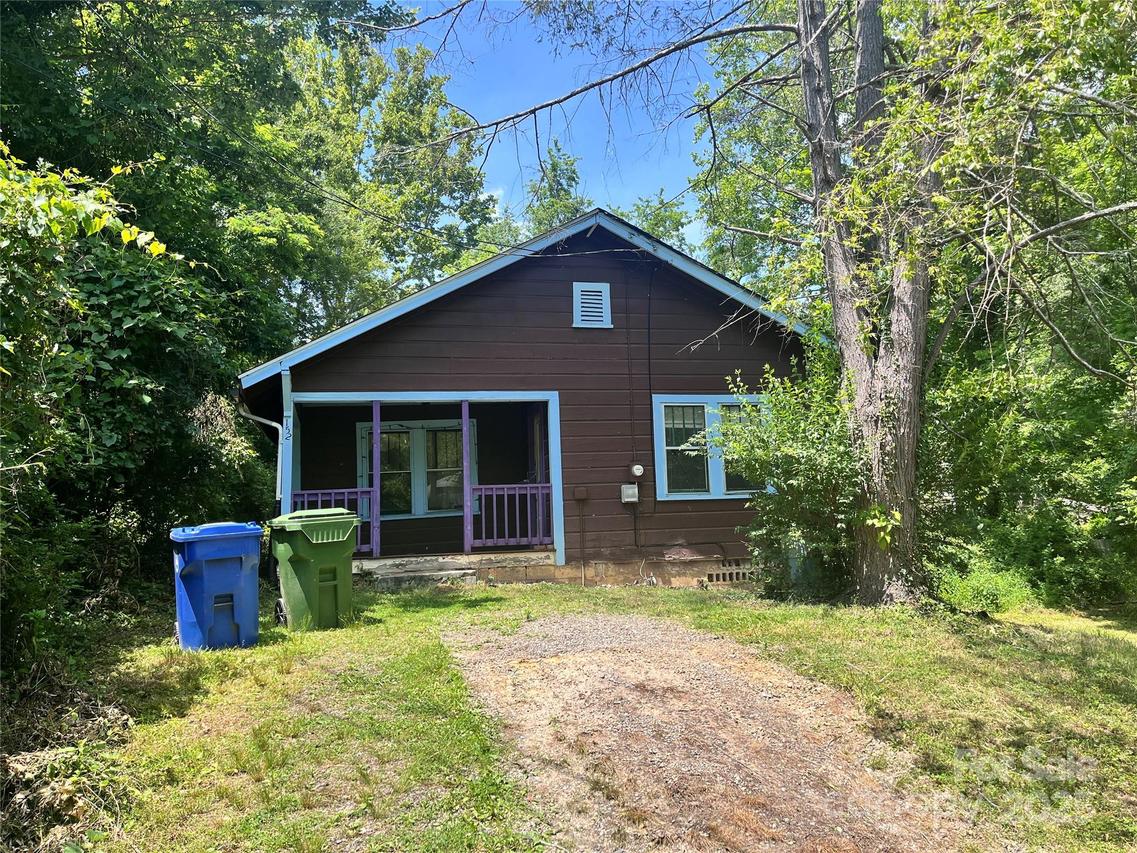 152 New Haw Creek Rd., Asheville, NC 28805