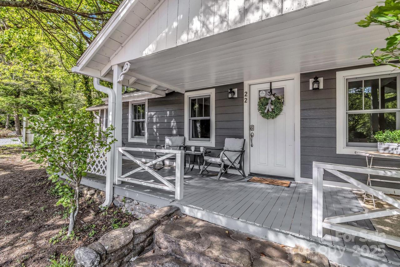 22 Moore Cir., Black Mountain, NC 28711