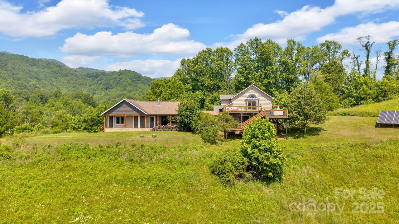 540 Upper Paw Paw Rd., Marshall, NC 28753