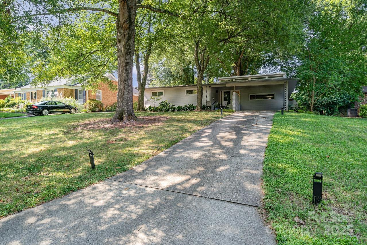 5742 Murrayhill Rd., Charlotte, NC 28210