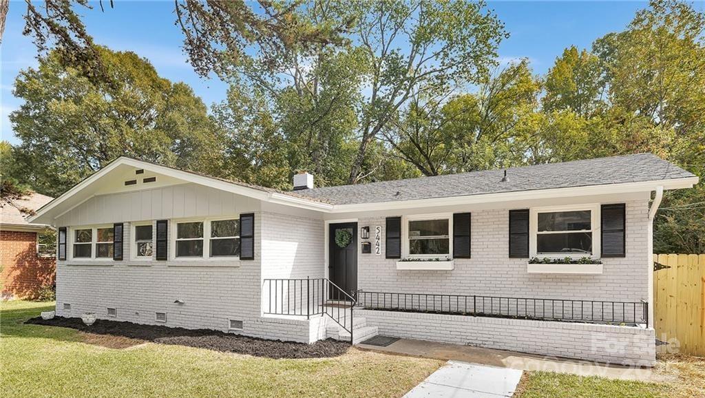 5442 Kinsale Ln., Charlotte, NC 28215
