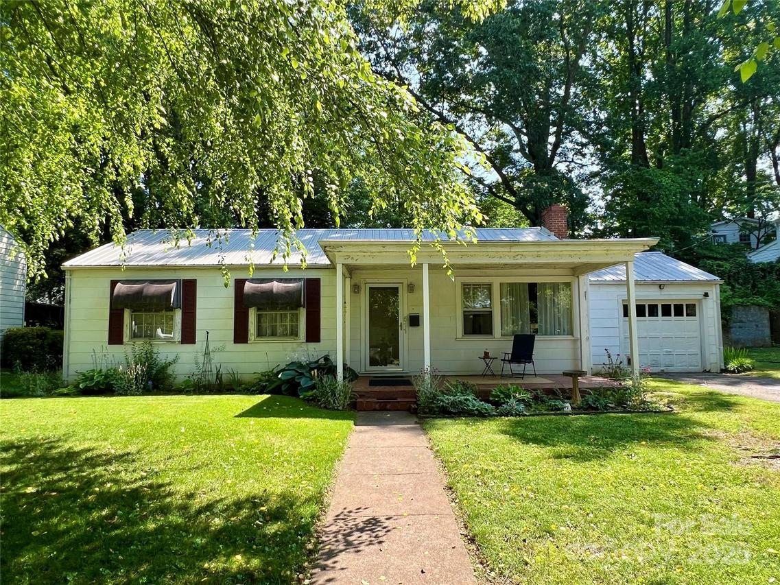 511 Westview St., Lenoir, NC 28645