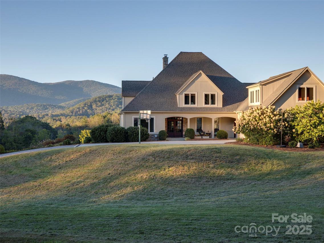 20 Farm View Rd., Fairview, NC 28730