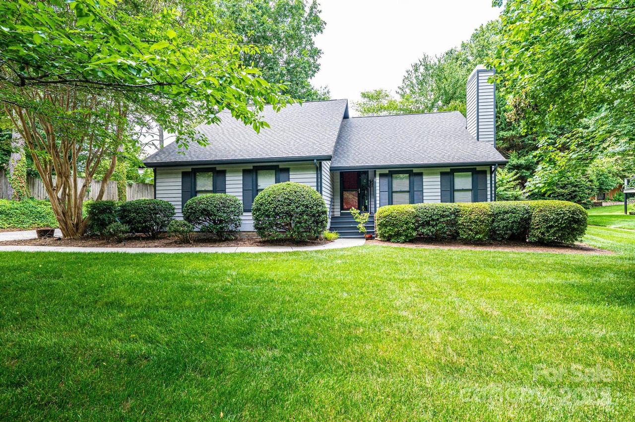 3221 5th Street Ct., Hickory, NC 28601