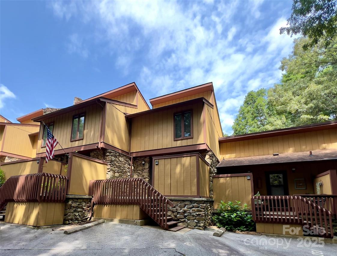 122 Colony Dr., Arden, NC 28704