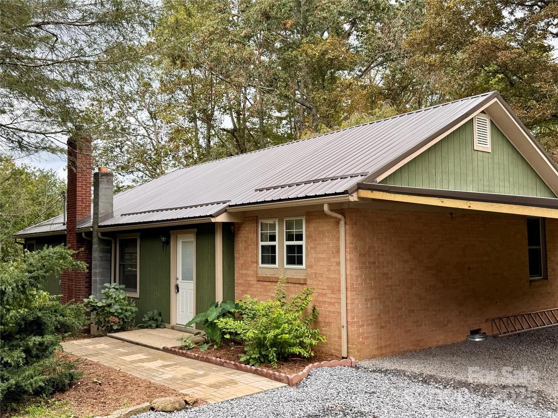 14 18 and 20 Luckenbach Dr., Fairview, NC 28730