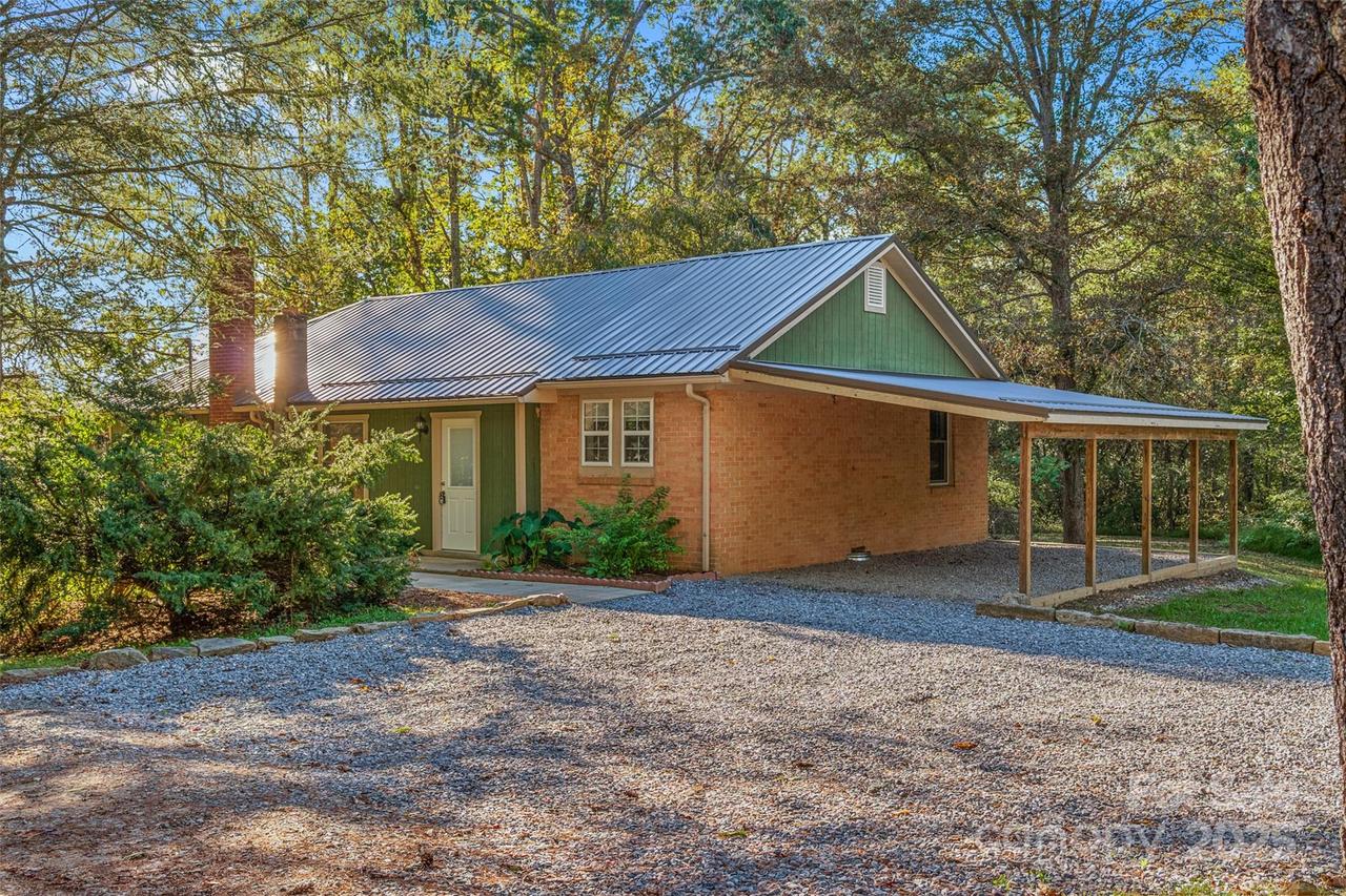 14 18 and 20 Luckenbach Dr., Fairview, NC 28730