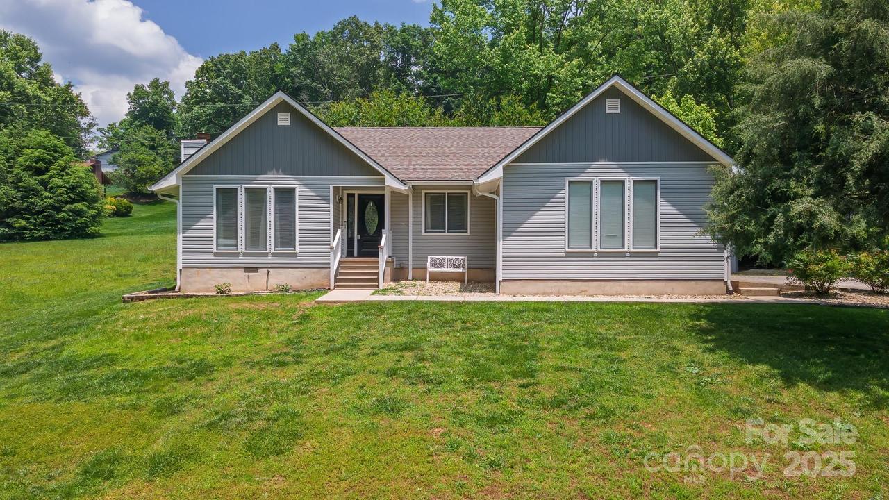 100 Donna Dr., Franklin, NC 28734
