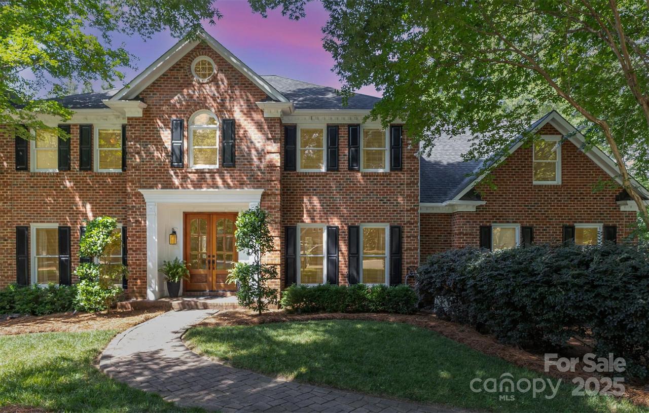 905 Mangionne Dr., Matthews, NC 28105