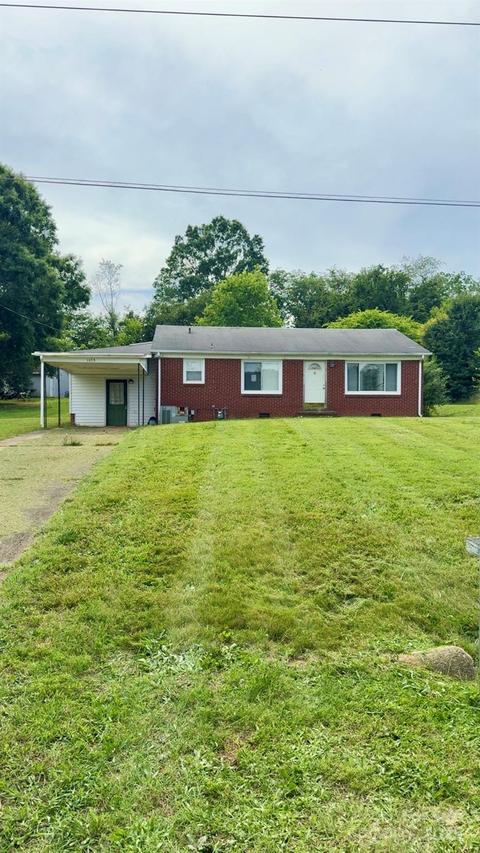 1073 Springdale Dr., Maiden, NC 28650