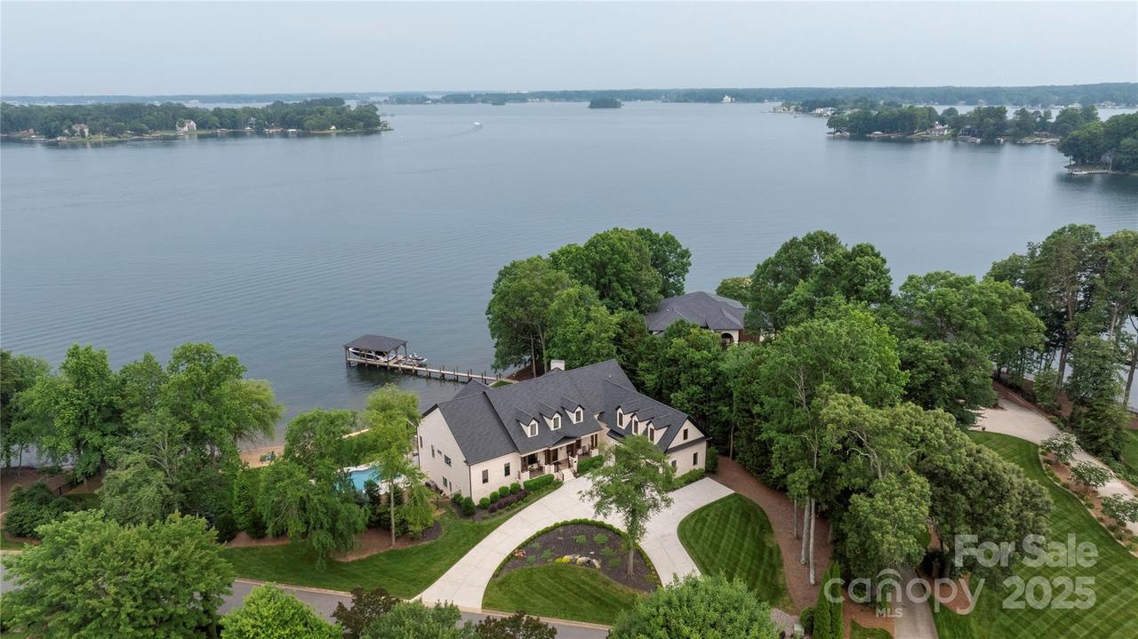 8170 Bay Pointe Dr., Denver, NC 28037