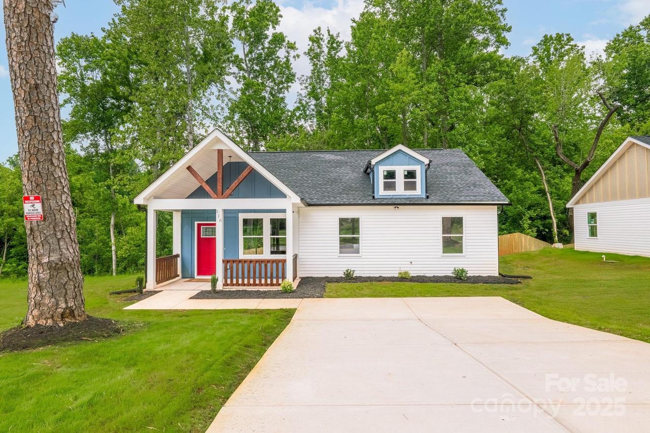 516 North Mulberry St., Cherryville, NC 28021