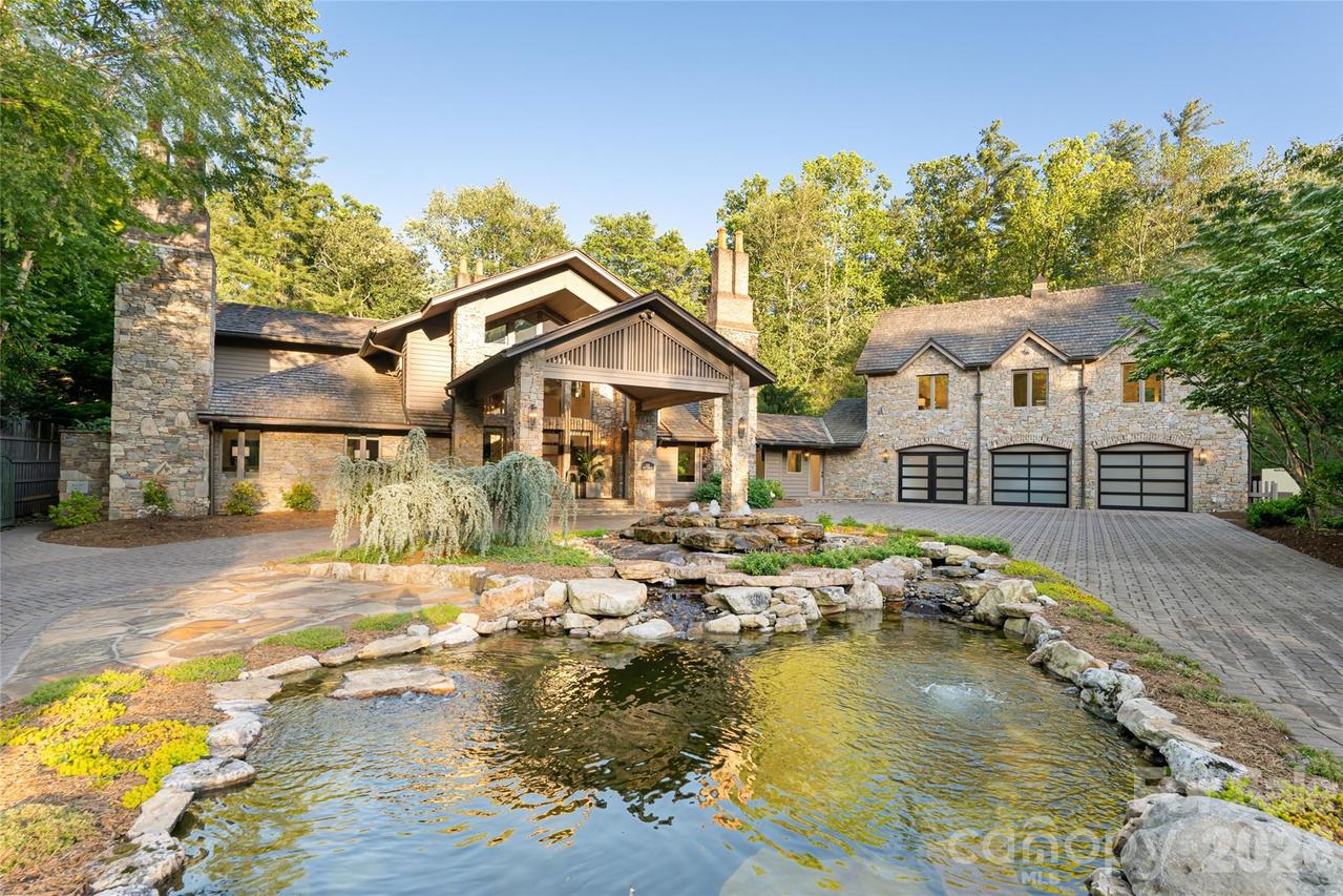 268 Holly Arbor Ln., Asheville, NC 28803