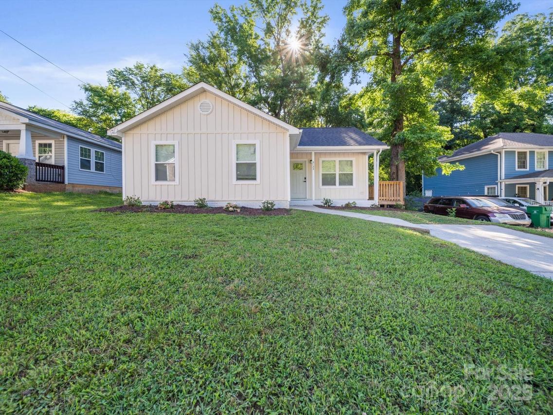 3133 Amay James Ave., Charlotte, NC 28208