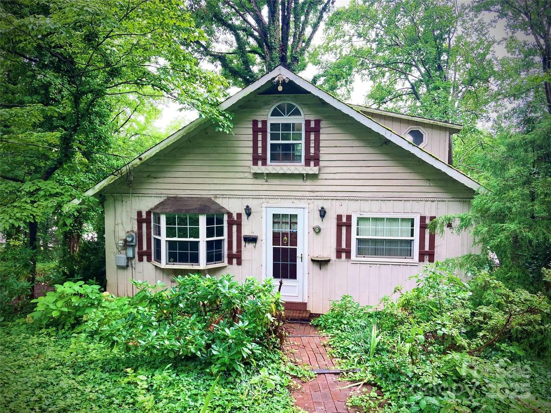 1300 Riverview Blvd., Lexington, NC 27292