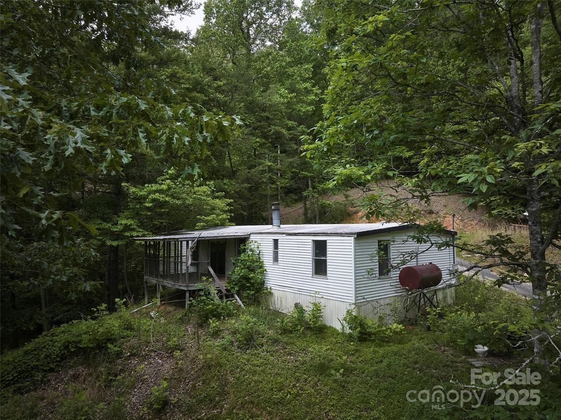 91 Keys Rd., Almond, NC 28702