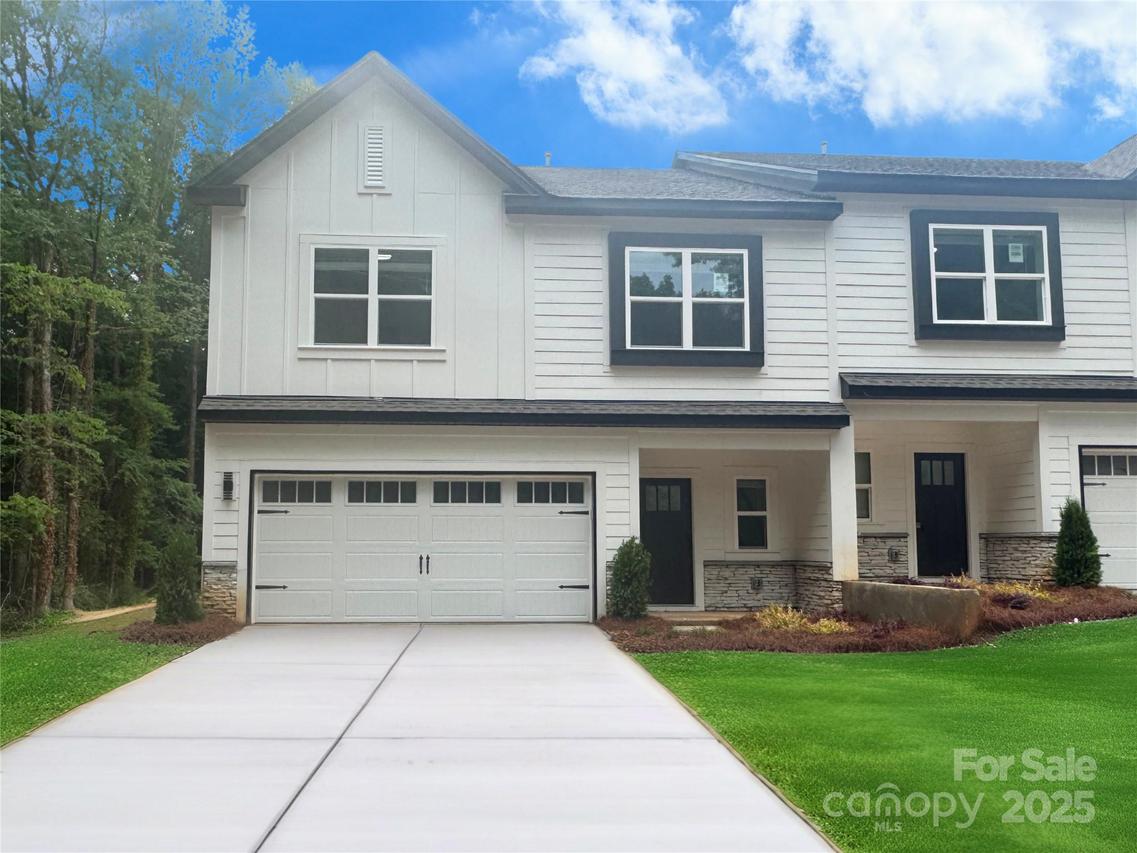 8303 Adrian Ct., Charlotte, NC 28270