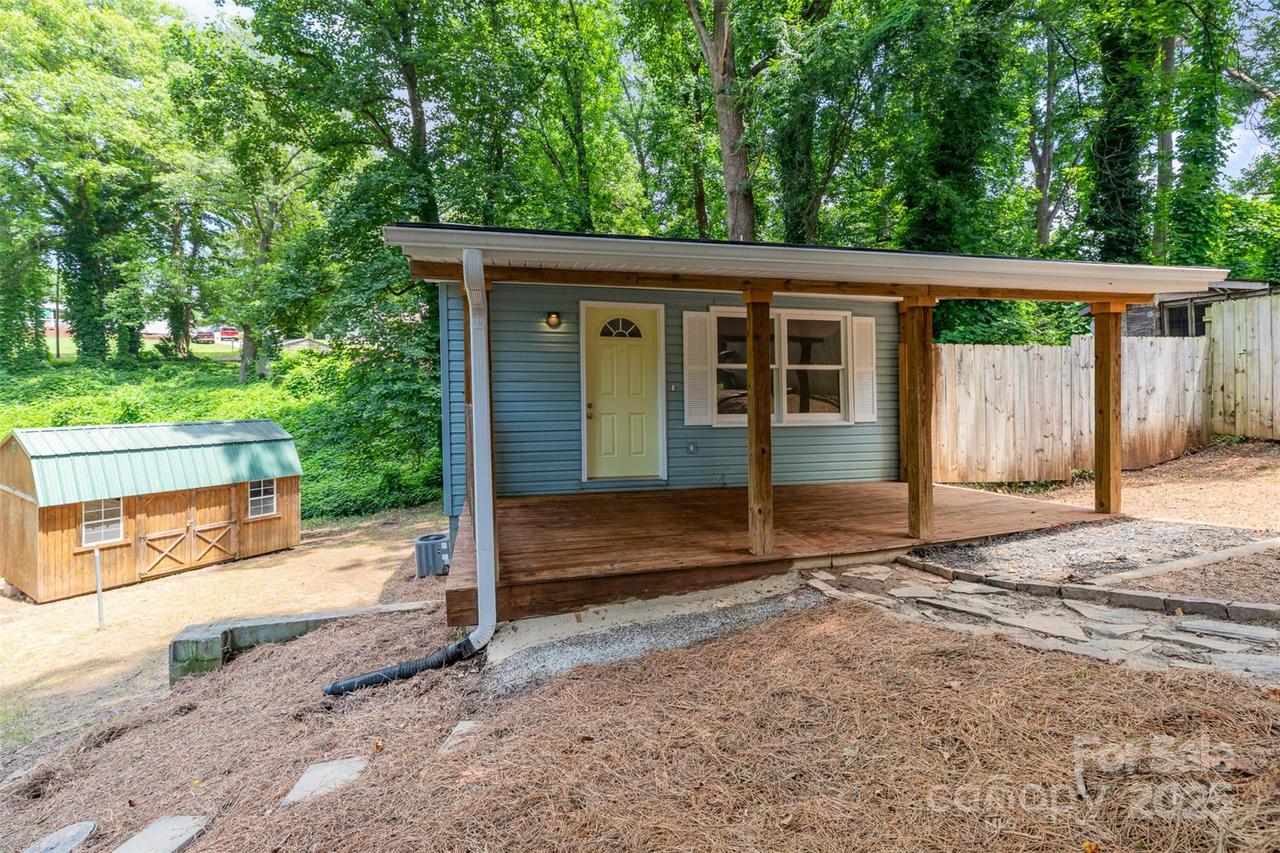 140 Fairway Ln., Gastonia, NC 28054