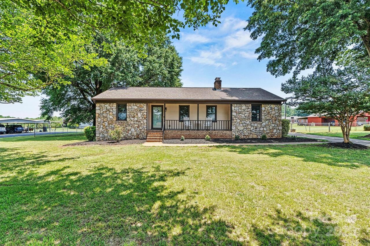 3372 Lee Lawing Rd., Lincolnton, NC 28092