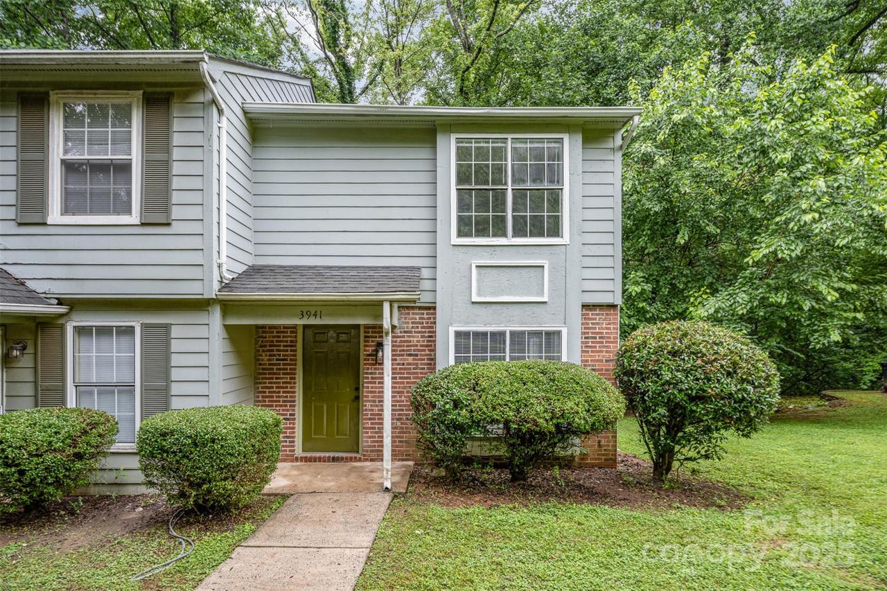 3941 Briarhill Dr., Charlotte, NC 28215