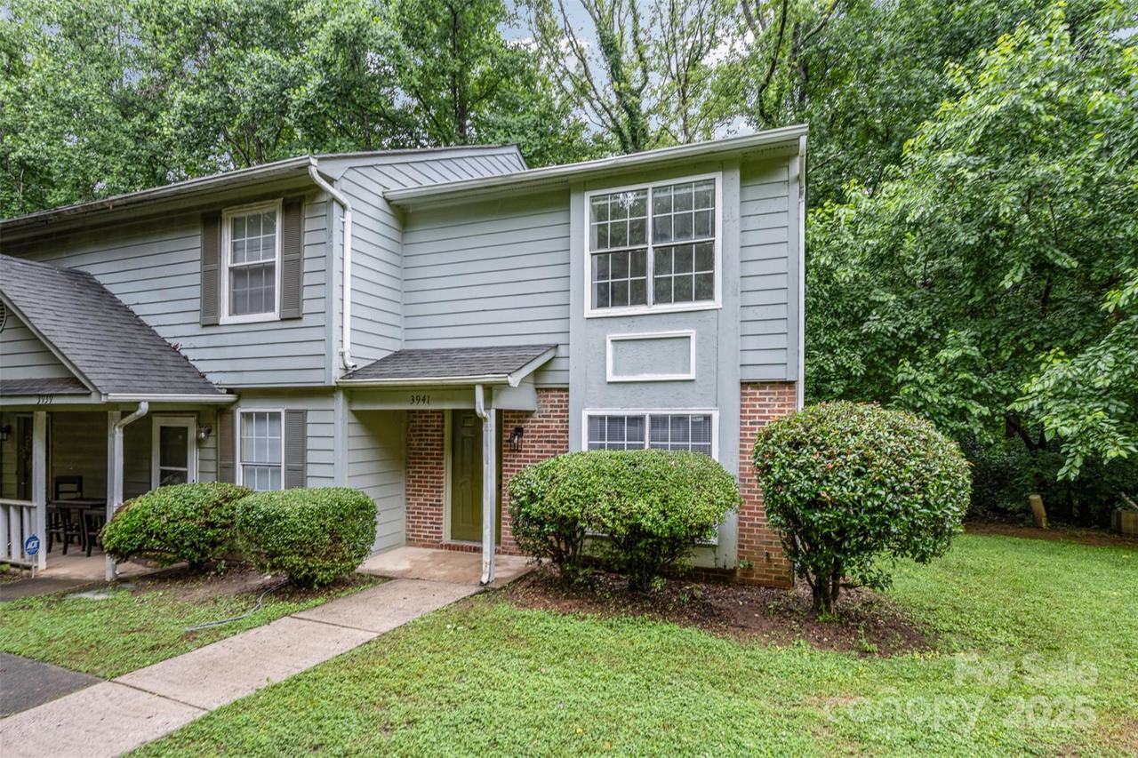 3941 Briarhill Dr., Charlotte, NC 28215