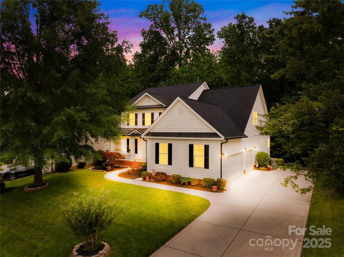 136 Pink Orchard Dr., Mooresville, NC 28115
