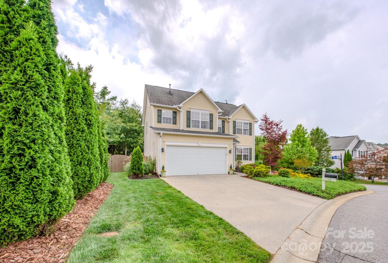 36 Stone River Dr., Asheville, NC 28804