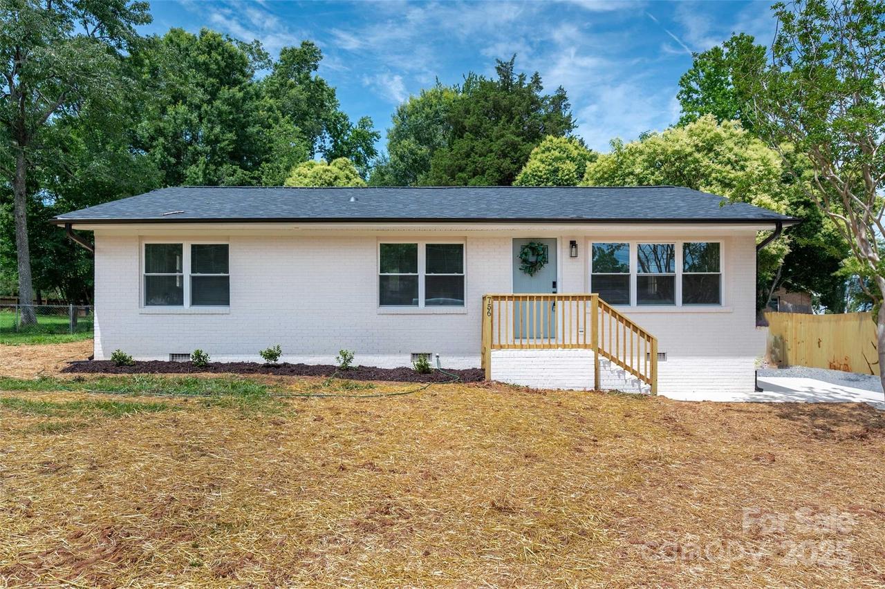 756 Logan St., Mooresville, NC 28115