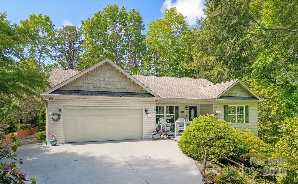 92 Nodatsi Ct., Brevard, NC 28712