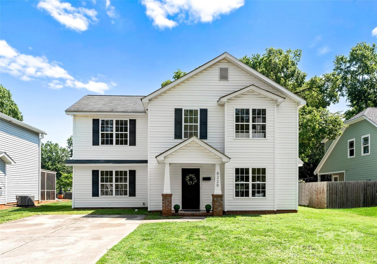 5229 Tarrywood Ln., Charlotte, NC 28205