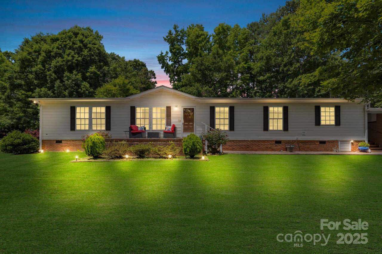 125 Brasington Ln., Mooresville, NC 28115