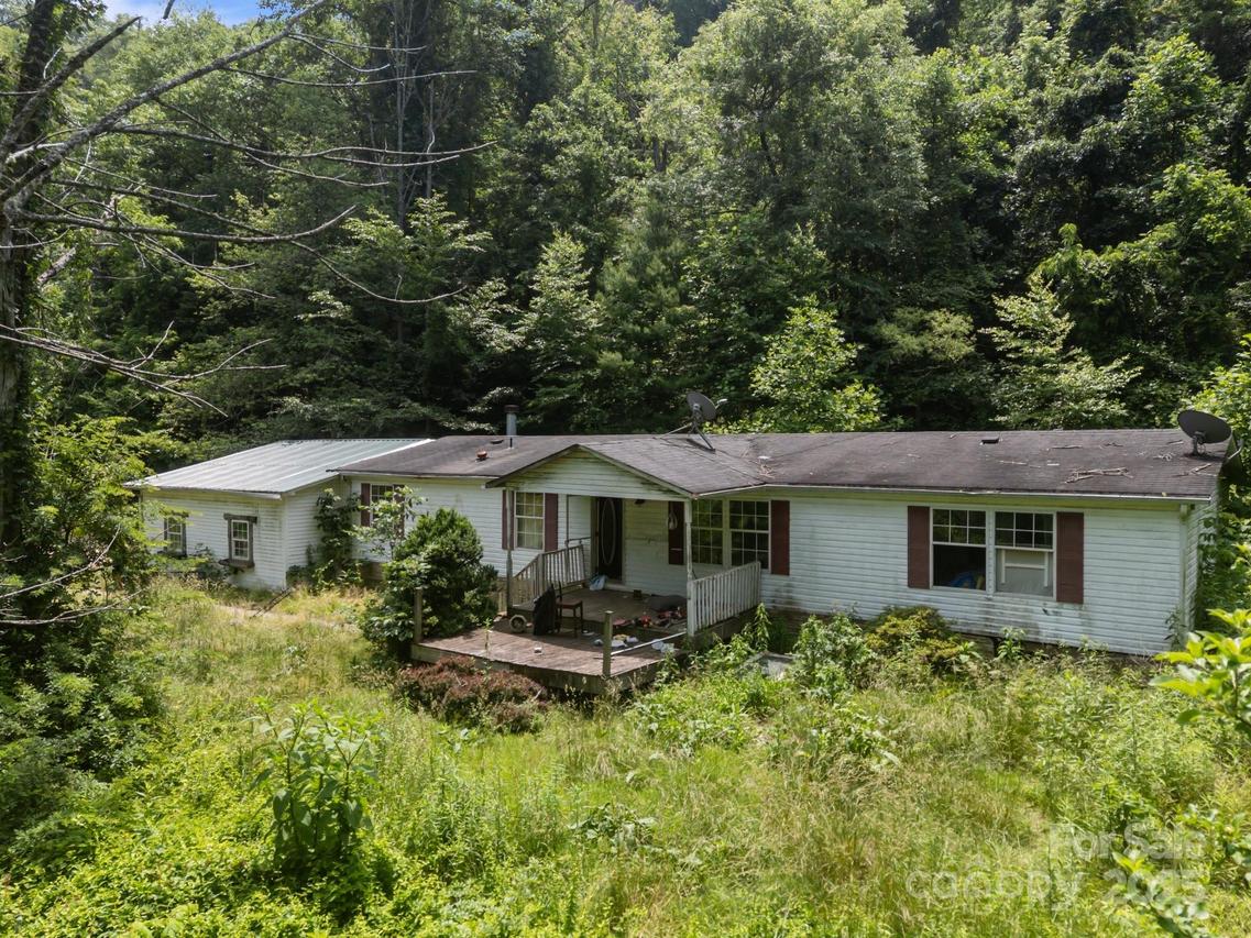 99 Bridges Cove Rd., Leicester, NC 28748