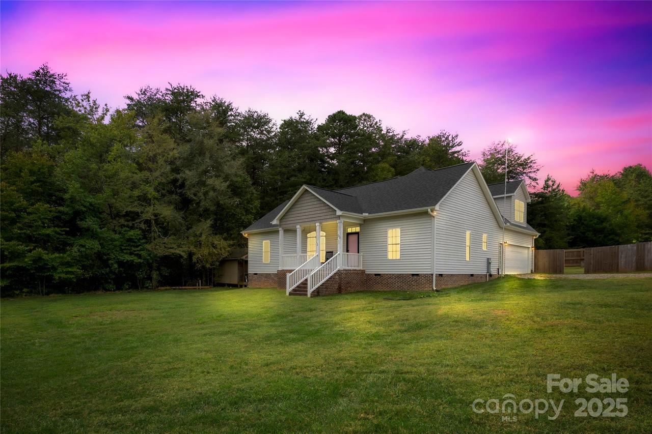 132 Witherspoon Ln., Statesville, NC 28677