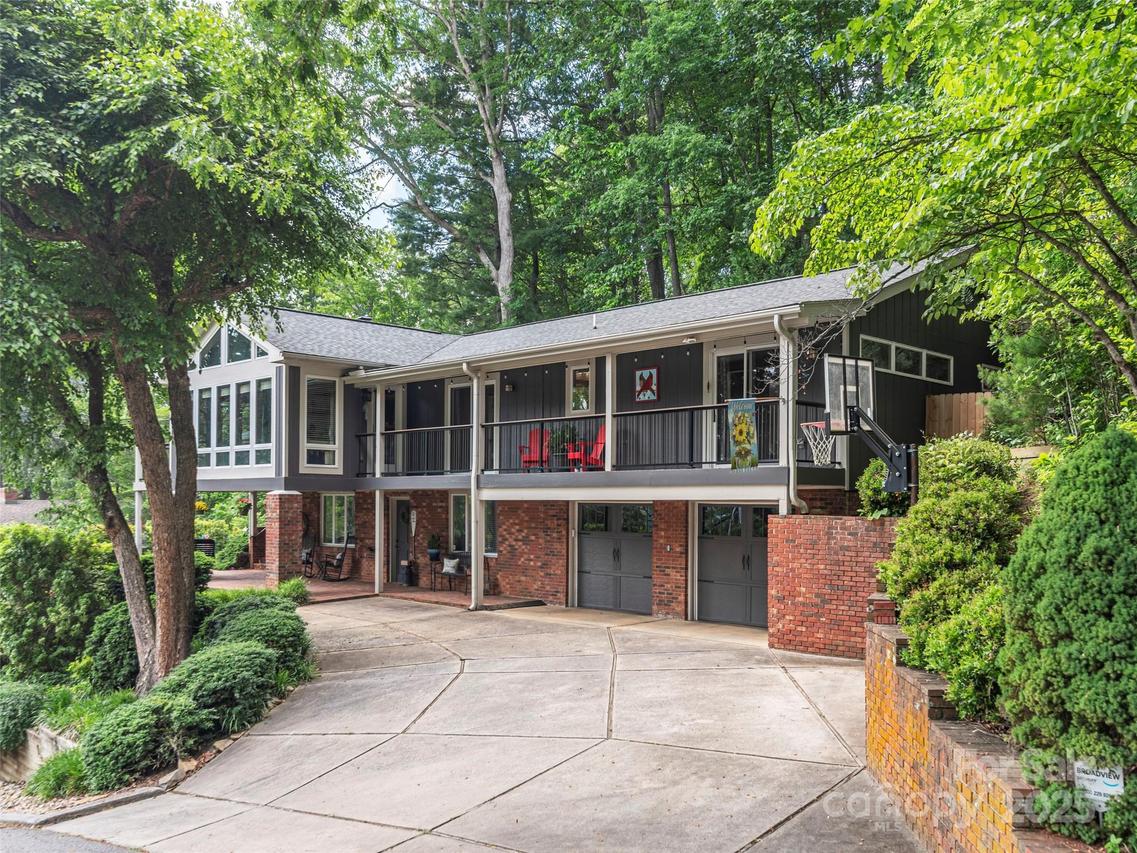 95 Harmon Ave., Lake Junaluska, NC 28745